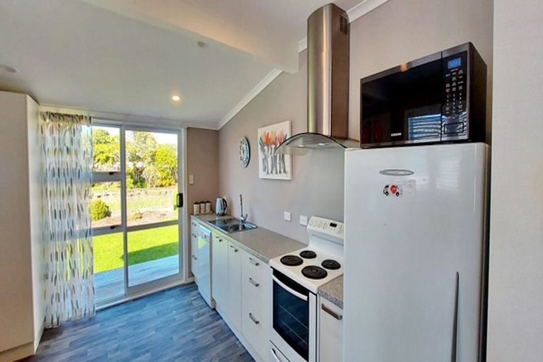 Photo of property in 51 Celia Street, Stratford, 4332