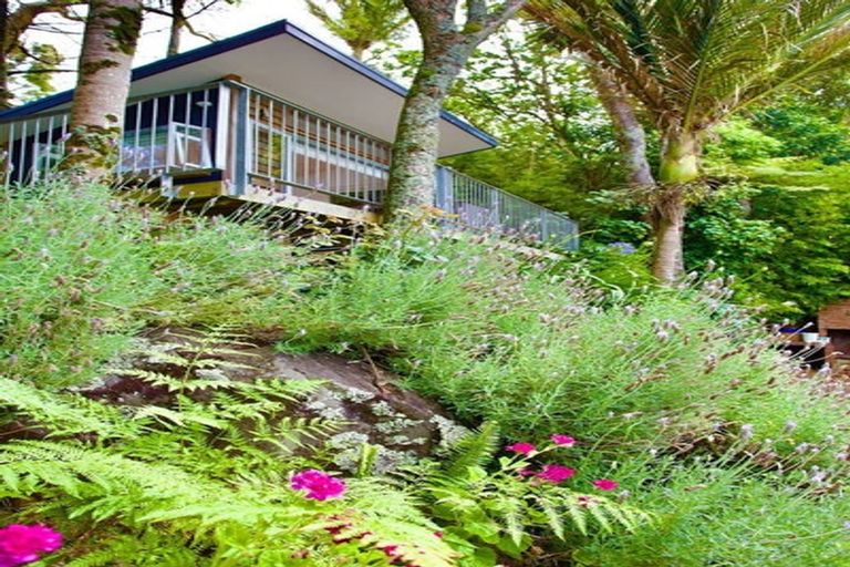 Photo of property in 14 Tinopai Road, Titirangi, Auckland, 0604