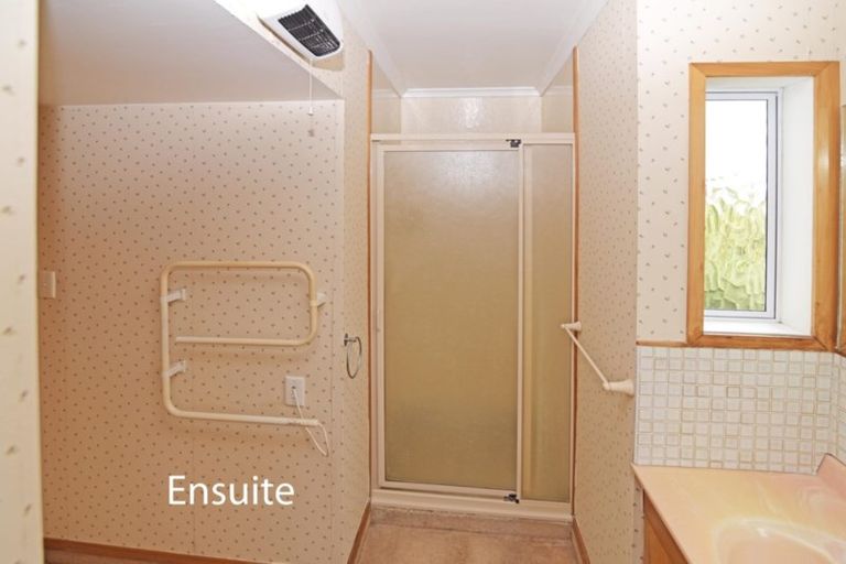 Photo of property in 42a Avondale Road, Taradale, Napier, 4112