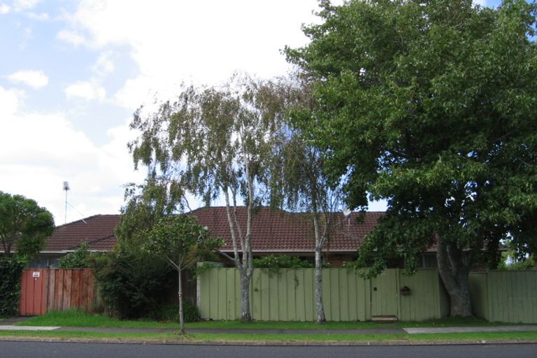 Photo of property in 2/55 Glenmore Road, Sunnyhills, Auckland, 2010