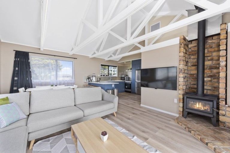 Photo of property in 7 Pukehina Parade, Pukehina, Te Puke, 3189