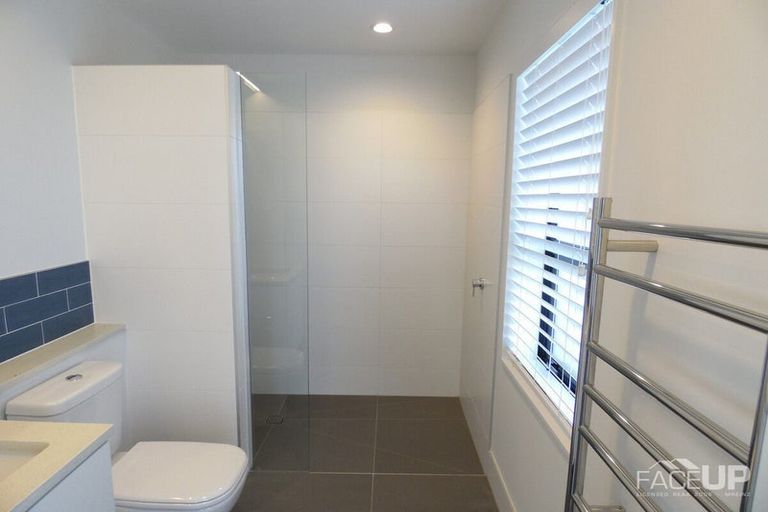 Photo of property in 242 Hobsonville Point Road, Hobsonville, Auckland, 0616