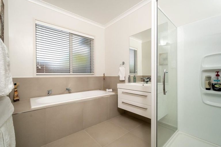 Photo of property in 15 Turpin Road, Riverhead, 0820