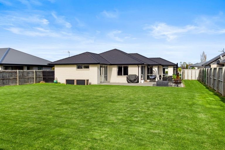 Photo of property in 16 Whiteoak Grove, Tinwald, Ashburton, 7700