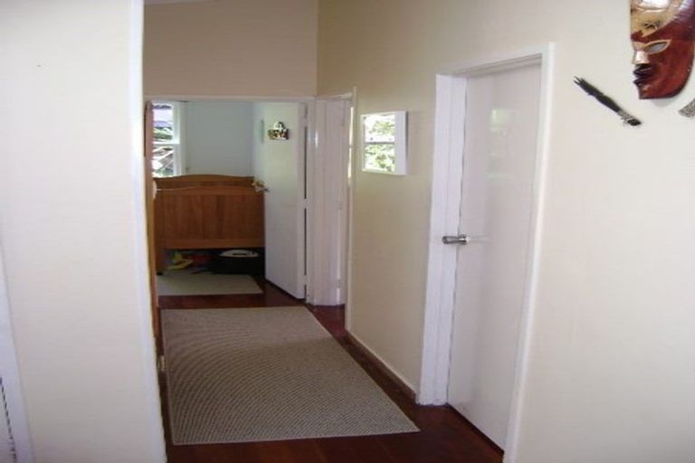 Photo of property in 62 Braemar Road, Castor Bay, Auckland, 0620