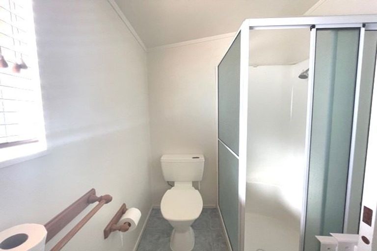 Photo of property in 1 Gosford Drive, Botany Downs, Auckland, 2010