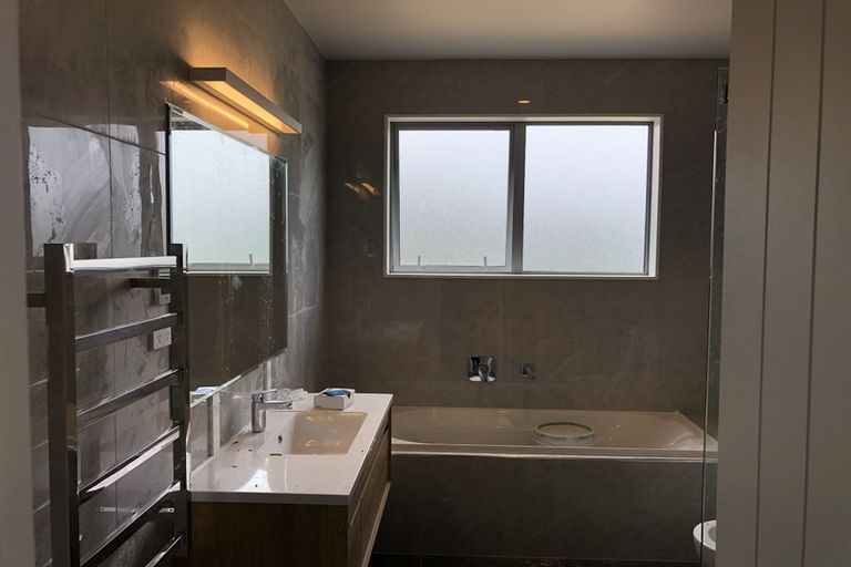 Photo of property in 25a Kyle Road, Greenhithe, Auckland, 0632