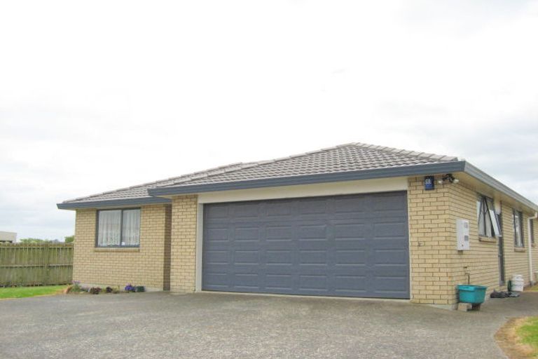 Photo of property in 24 Scotts Field Drive, Takanini, 2112