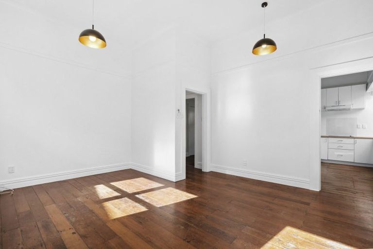 Photo of property in 84 Kilbirnie Crescent, Kilbirnie, Wellington, 6022