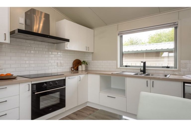 Photo of property in 652b Barbadoes Street, Edgeware, Christchurch, 8013