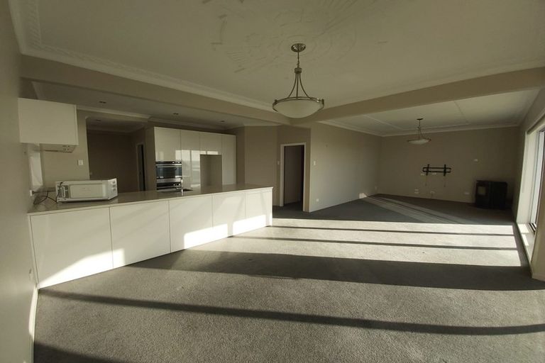Photo of property in 4 Hamblyn Street, Strandon, New Plymouth, 4312