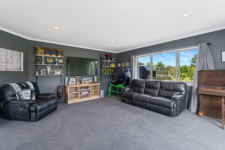 Photo of property in 49 Ohau Terraces, Ohau, Levin, 5570