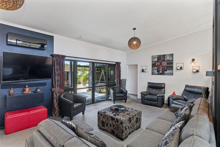 Photo of property in 46 Kent Avenue, Waitarere Beach, Levin, 5510