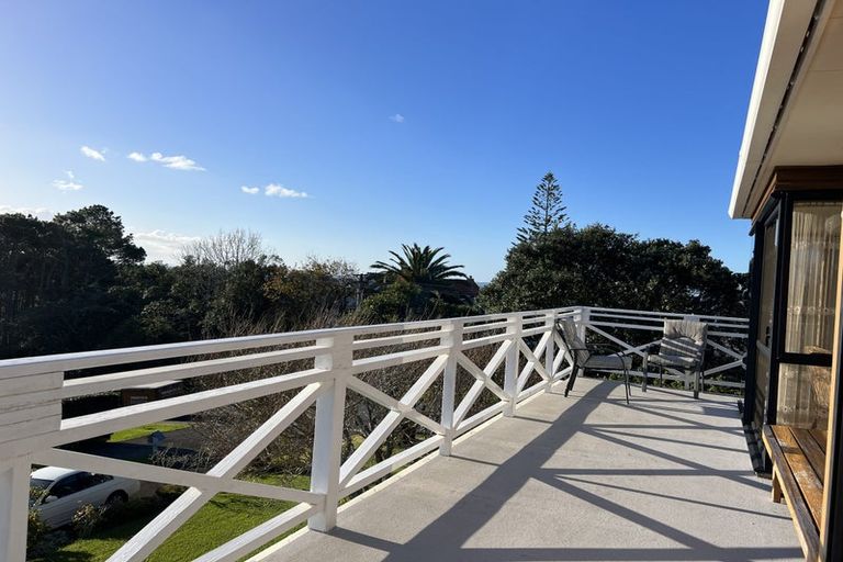 Photo of property in 4 Rae Road, Campbells Bay, Auckland, 0620