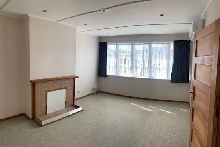 Photo of property in 18 Pilcher Crescent, Naenae, Lower Hutt, 5011