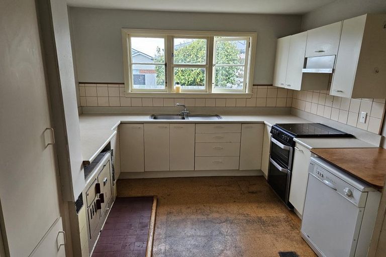 Photo of property in 2/114b Somerfield Street, Somerfield, Christchurch, 8024