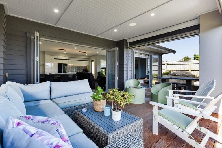 Photo of property in 17 Honeyfield Drive, Whalers Gate, New Plymouth, 4310