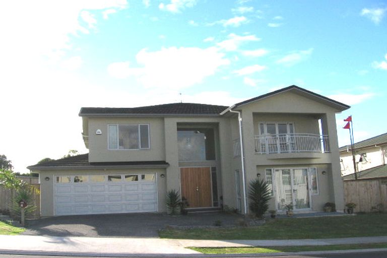 Photo of property in 2 Parkvale Grove, Te Atatu Peninsula, Auckland, 0610