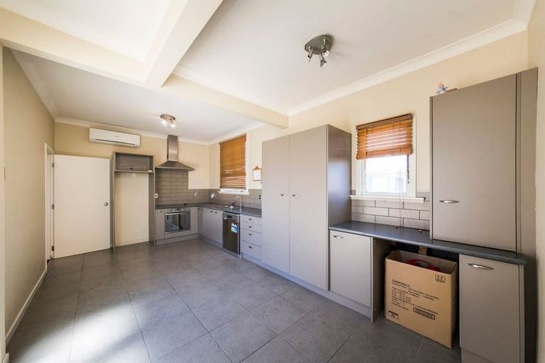 Photo of property in 629 Featherston Street, Roslyn, Palmerston North, 4414