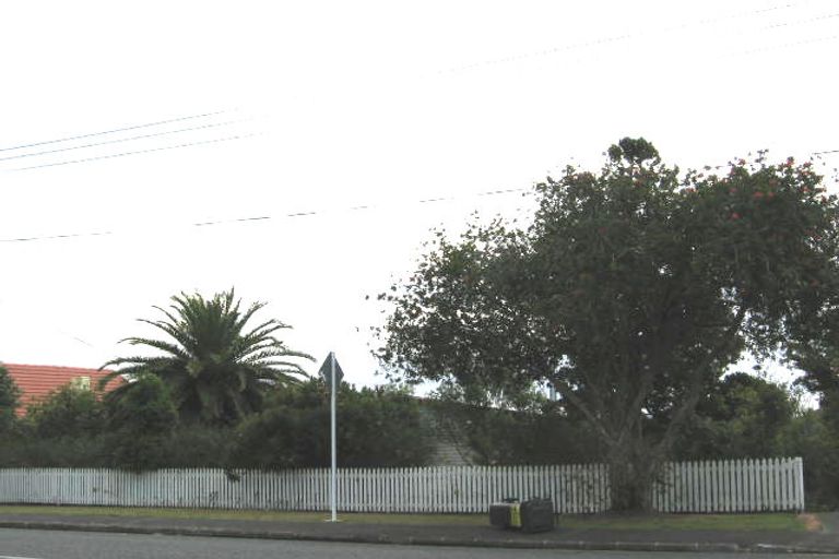 Photo of property in 1/18 Firth Road, Torbay, Auckland, 0630