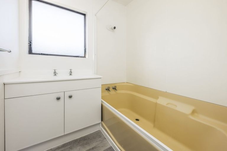 Photo of property in 2/30 Gloucester Road, Manurewa, Auckland, 2102