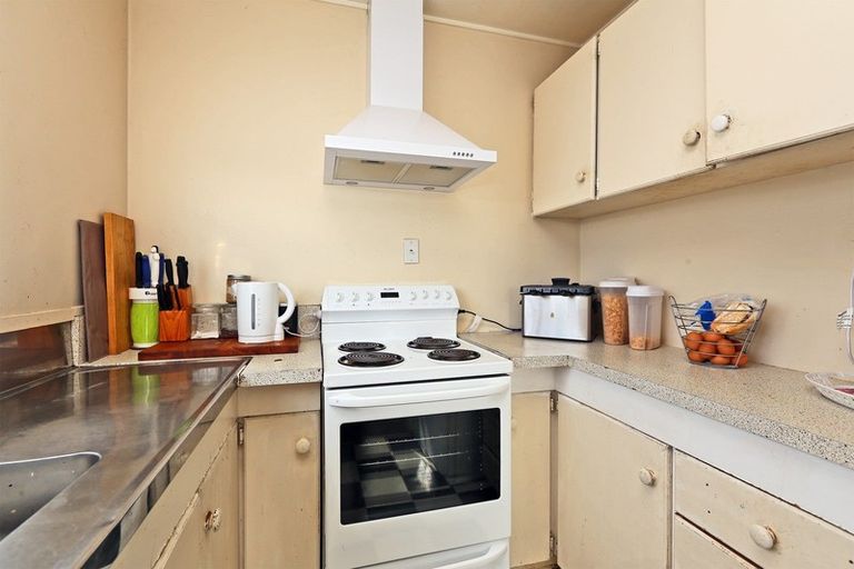 Photo of property in 323 Flaxmere Avenue, Flaxmere, Hastings, 4120