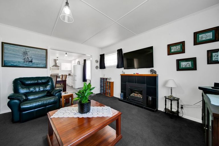 Photo of property in 60 Egmont Street, Hawera, 4610