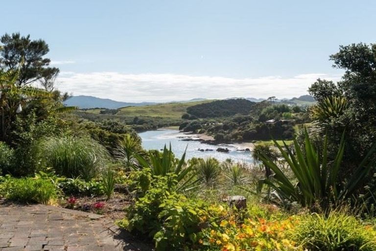 Photo of property in 7 Powells Road, Cable Bay, 0420