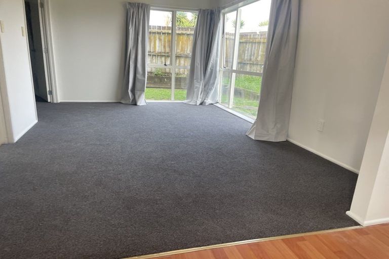 Photo of property in 16 Merlot Way, Te Atatu South, Auckland, 0610