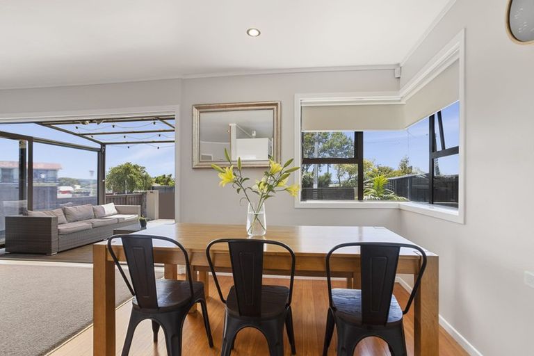 Photo of property in 1/105 Taylor Road, Mangere Bridge, Auckland, 2022