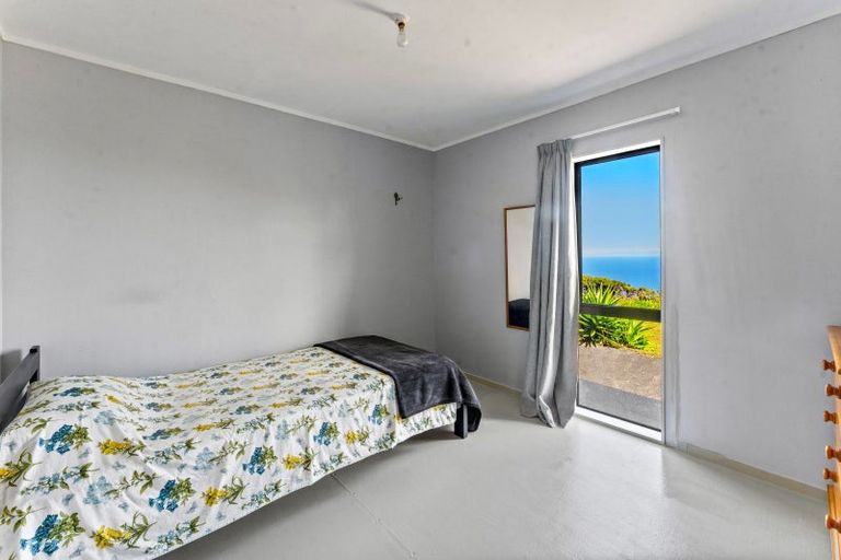 Photo of property in 11 Te Ahuahu Road, Piha, New Lynn, 0772