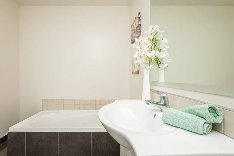 Photo of property in 8 Fieldmoor Place, Parklands, Christchurch, 8083