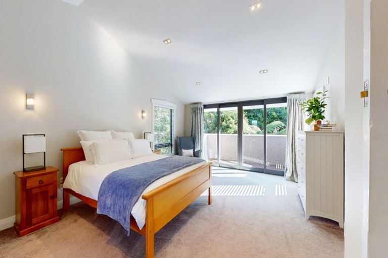 Photo of property in 15 Kim Street, Khandallah, Wellington, 6035