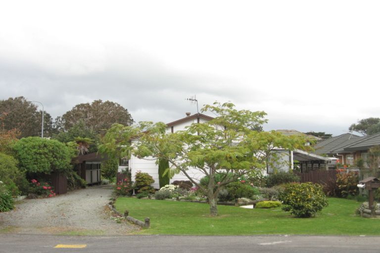 Photo of property in 22 Kowhai Grove, Raumati Beach, Paraparaumu, 5032