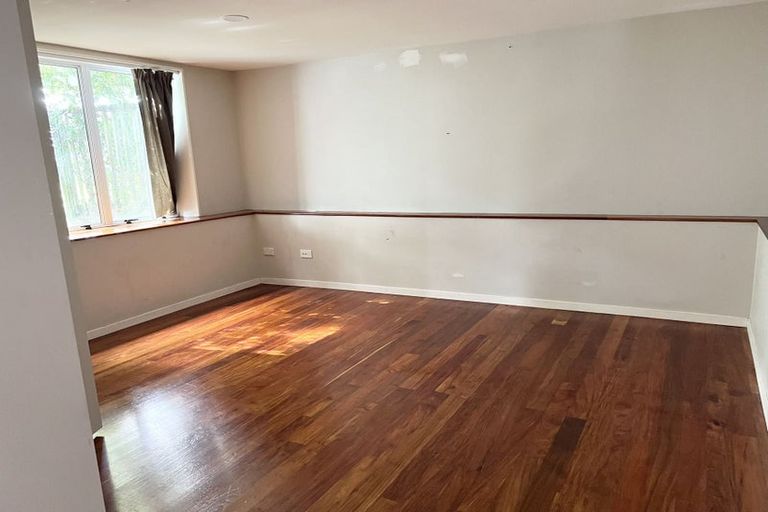 Photo of property in 3179 Great North Road, New Lynn, Auckland, 0600