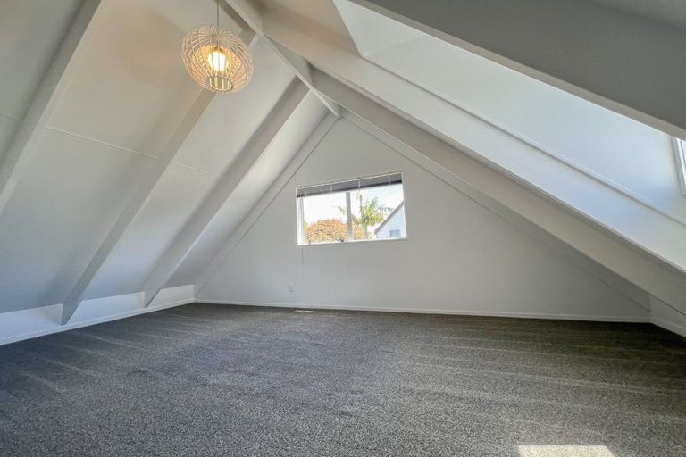 Photo of property in 1/43 Hutchinson Avenue, New Lynn, Auckland, 0600