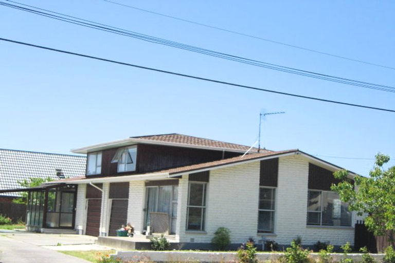 Photo of property in 2/129 Shortland Street, Wainoni, Christchurch, 8061