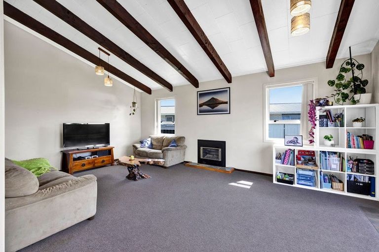 Photo of property in 18 Oberon Street, Stratford, 4332