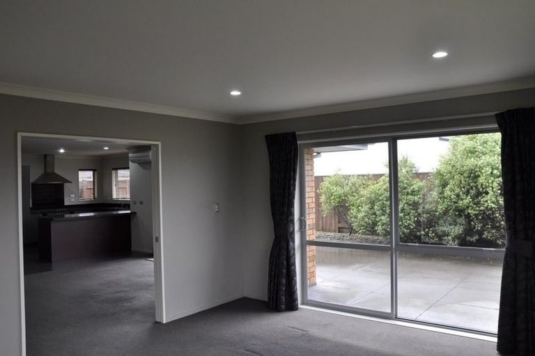 Photo of property in 51 Tennyson Avenue, Kelvin Grove, Palmerston North, 4414