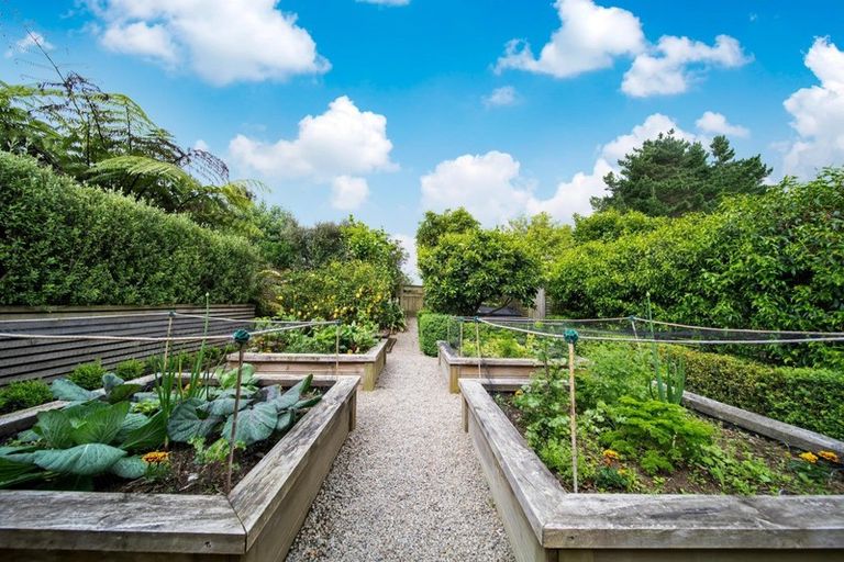 Photo of property in 89 Tape Road, Hillsborough, New Plymouth, 4372