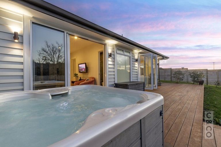 Photo of property in 121 Tapu Road, Huapai, Kumeu, 0810