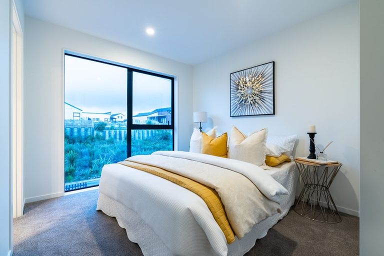 Photo of property in 8 Papai Lane, Massey, Auckland, 0614