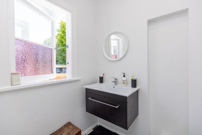 Photo of property in 2c Saint Leonard Street, Saint Johns Hill, Whanganui, 4501