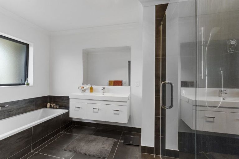 Photo of property in 5 Yusef Way, Levin, 5510