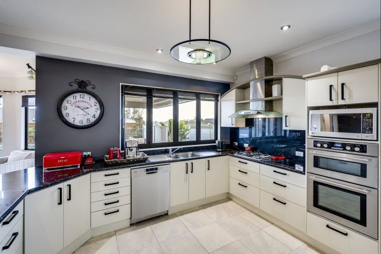 Photo of property in 2 The Croft, Havelock North, 4130