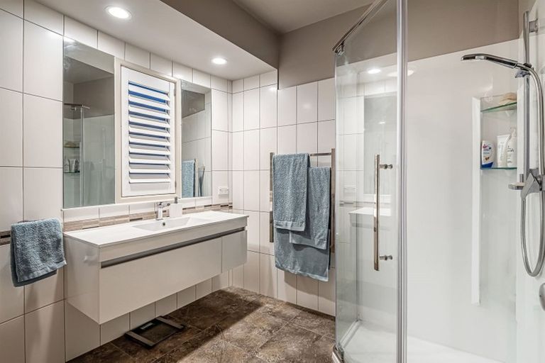 Photo of property in 2a Midway Avenue, Castor Bay, Auckland, 0620