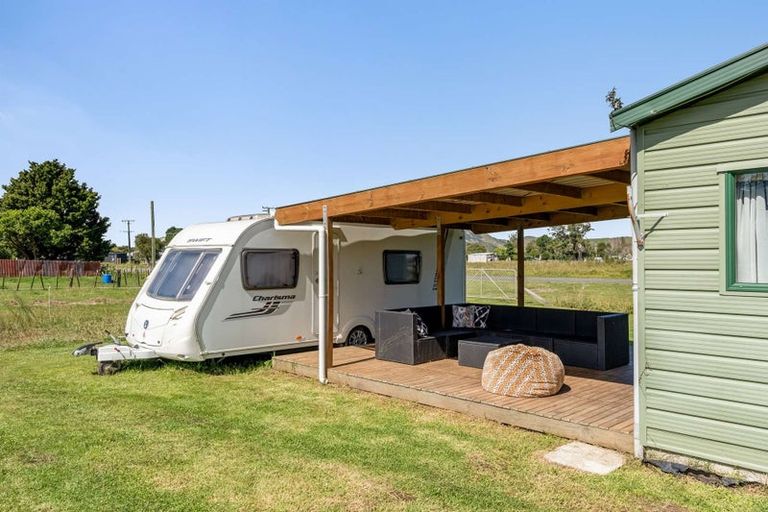 Photo of property in 37 Banks Street, Tolaga Bay, 4077