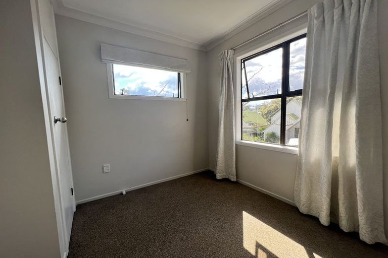 Photo of property in 14 Brian Avenue, Forrest Hill, Auckland, 0620