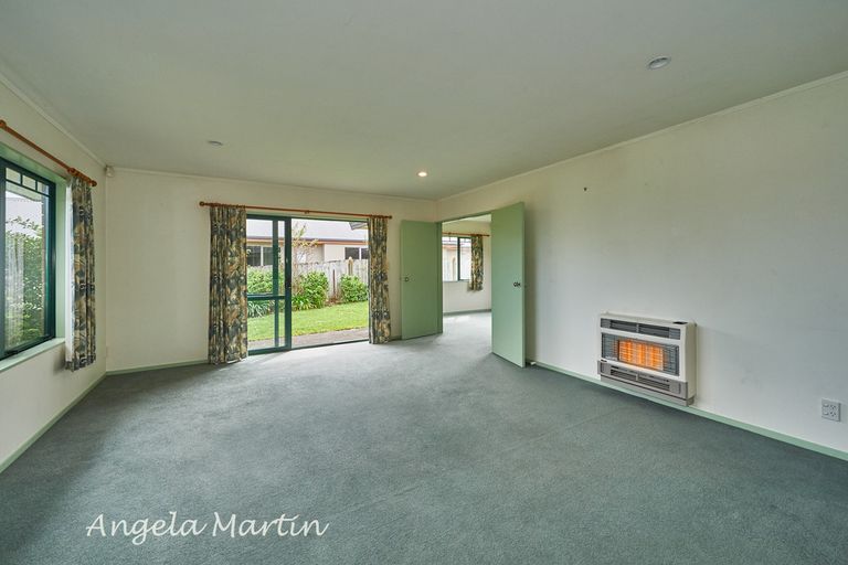Photo of property in 157 Ruapehu Drive, Fitzherbert, Palmerston North, 4410