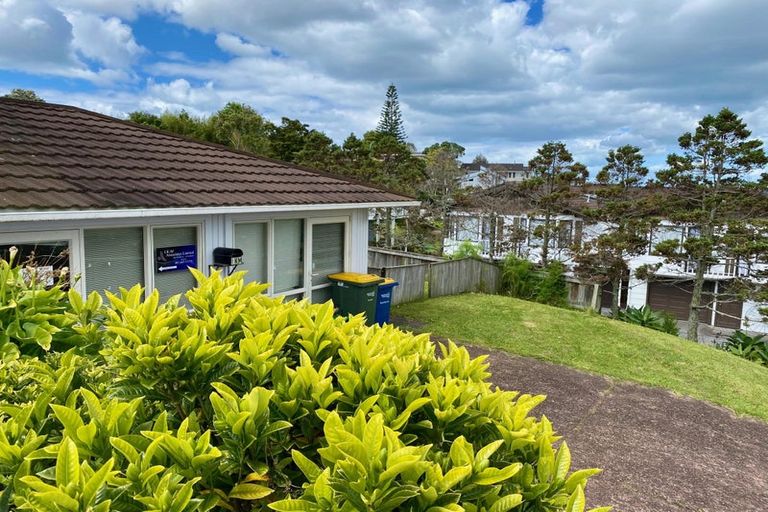 Photo of property in 451 Glenfield Road, Glenfield, Auckland, 0629